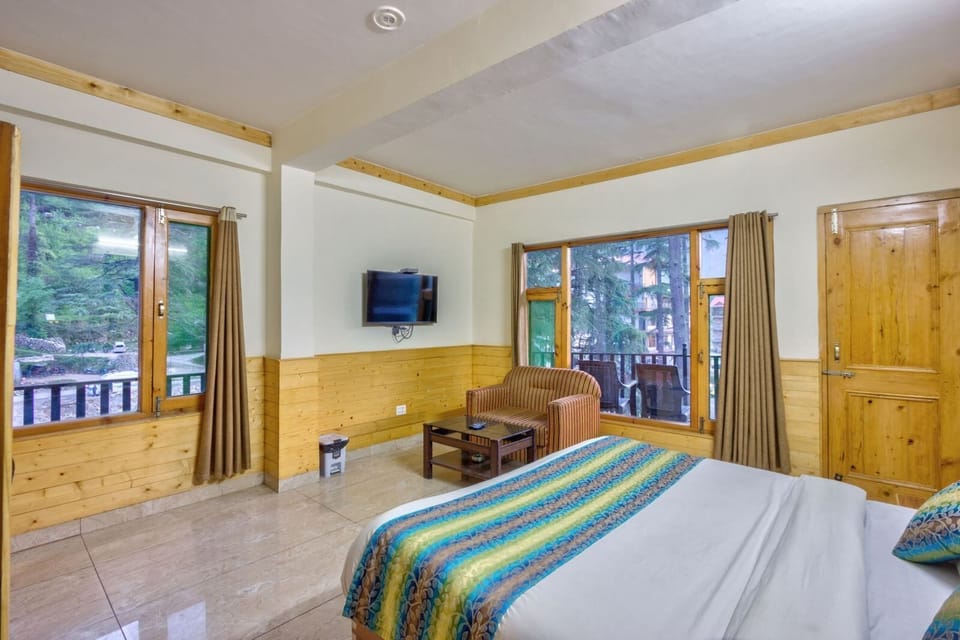 Comfort Double Room, Balcony, Mountain View | In-room safe, desk, laptop workspace, soundproofing