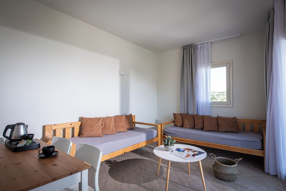 Comfort Suite, Sea View | Free WiFi