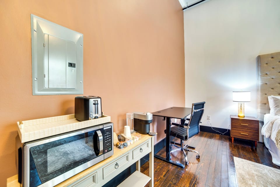 Kitchenette | Coffee Maker | Toaster