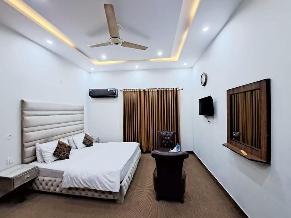 Double Room | Desk, free WiFi
