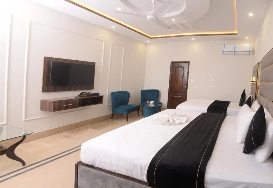 Deluxe Triple Room | Desk, WiFi (free)
