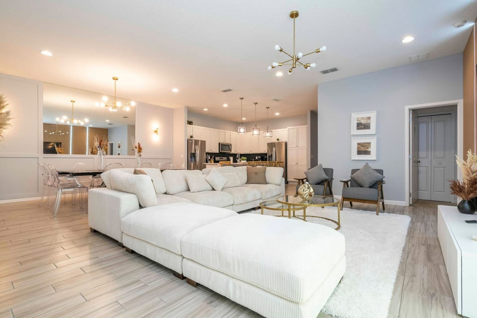 House | 12 bedrooms