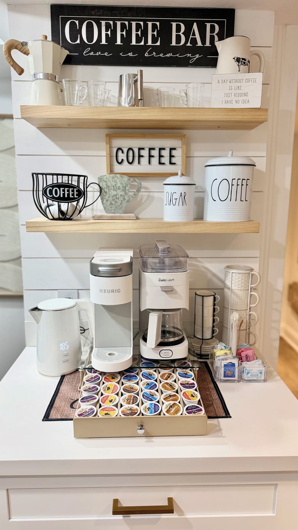 [Coffee Bar] Make your morning coffee/tea before relaxing in waterfront lanai.