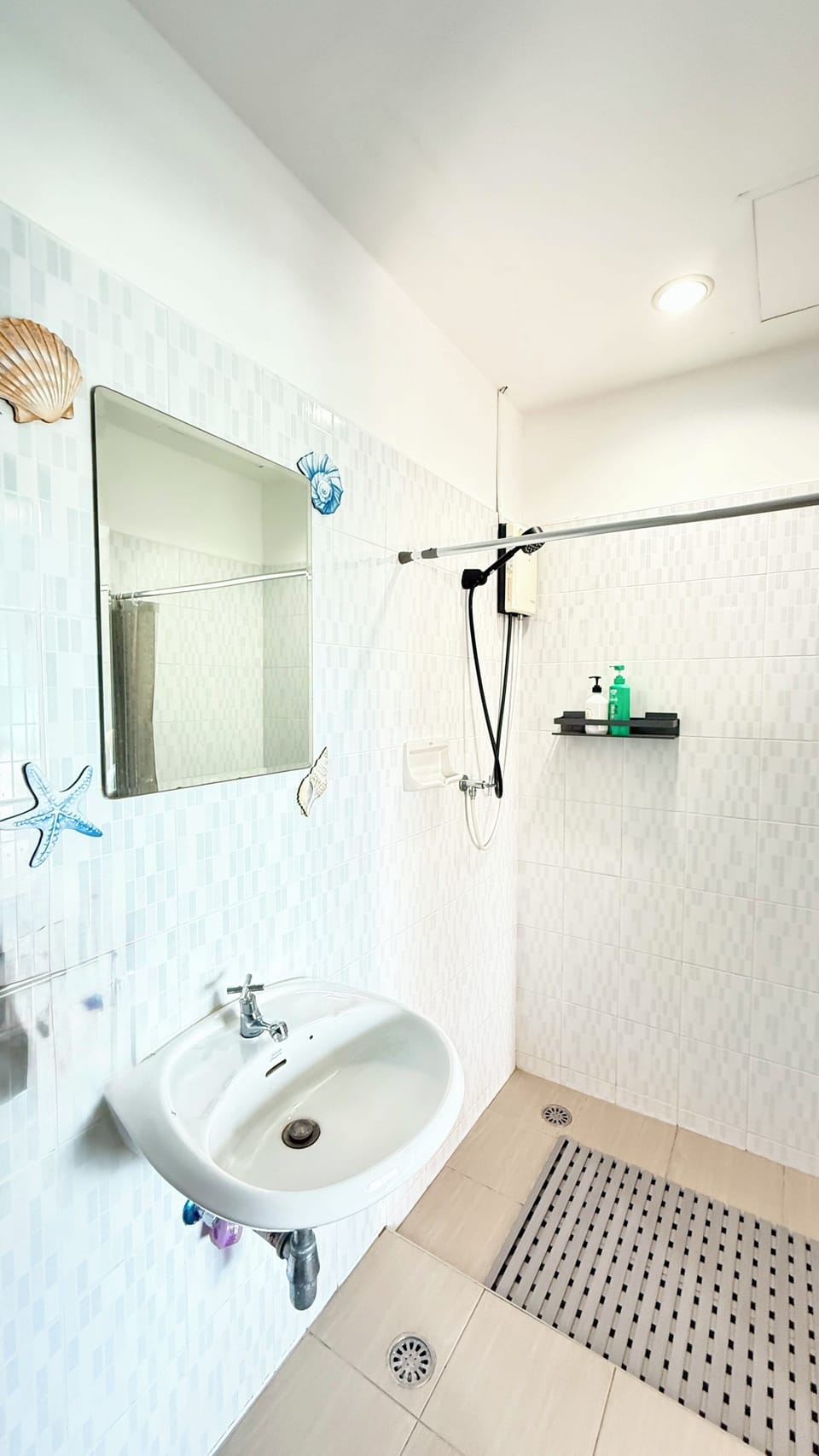 Free toiletries, hair dryer, towels, soap