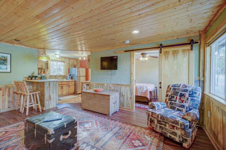 Entrance into bedroom and kitchen