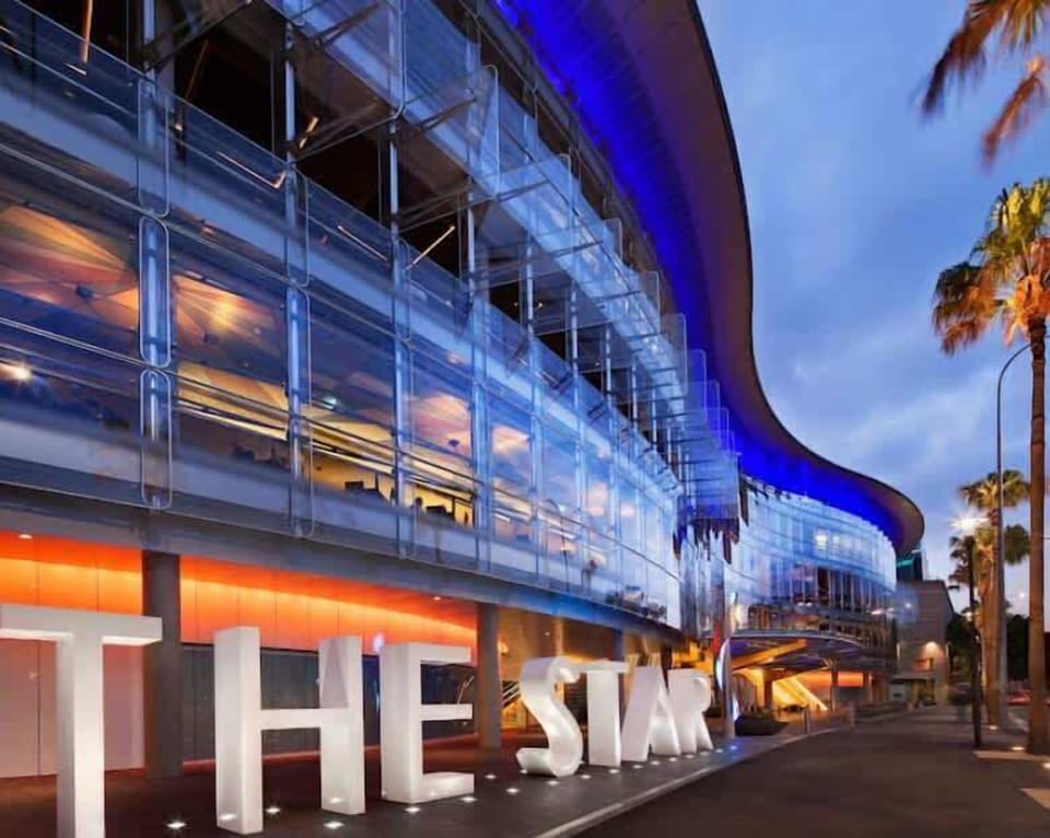 Experience the peak of metropolitan glamour with premium entertainment, striking modern architecture, and elite dining destinations nearby.