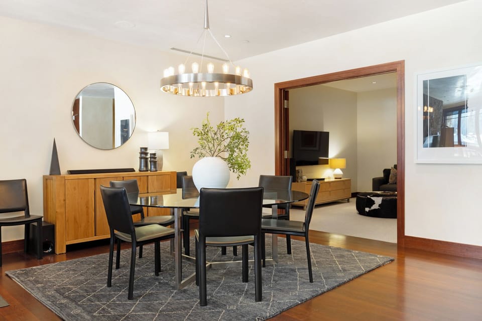 Deluxe Apartment, Mountain View | In-room dining