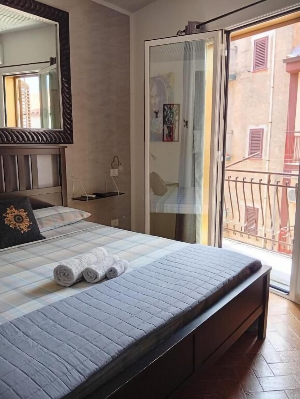 Exclusive Double Room | Free WiFi, bed sheets