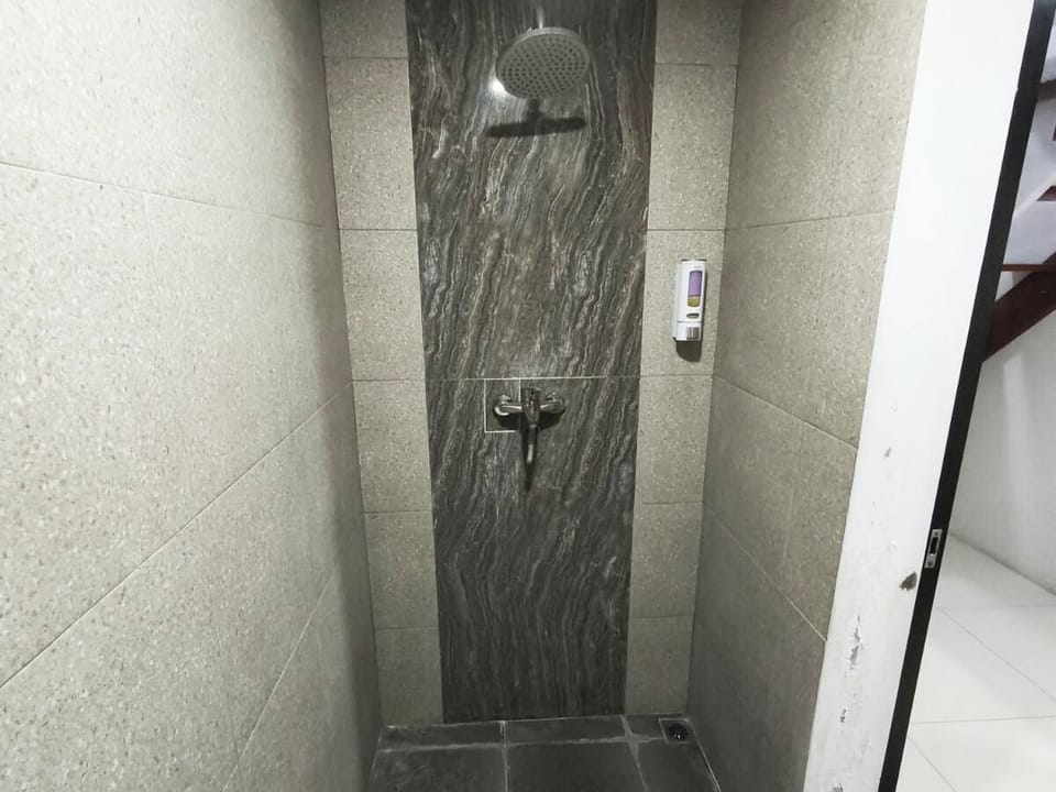 Family Suite | Bathroom
