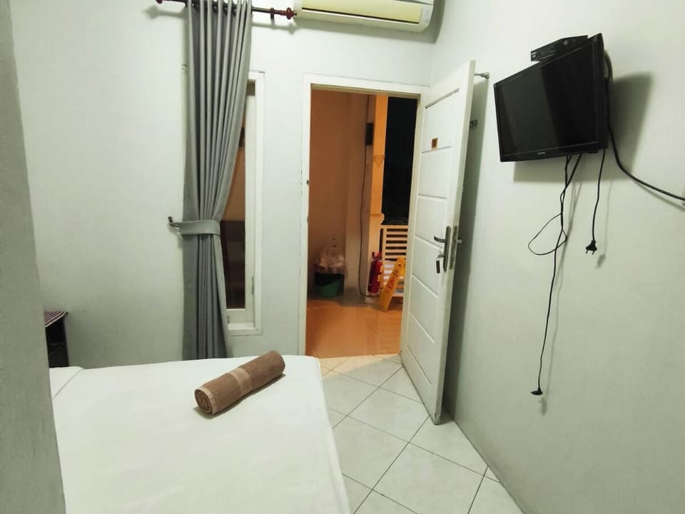Standard Single Room | Free WiFi