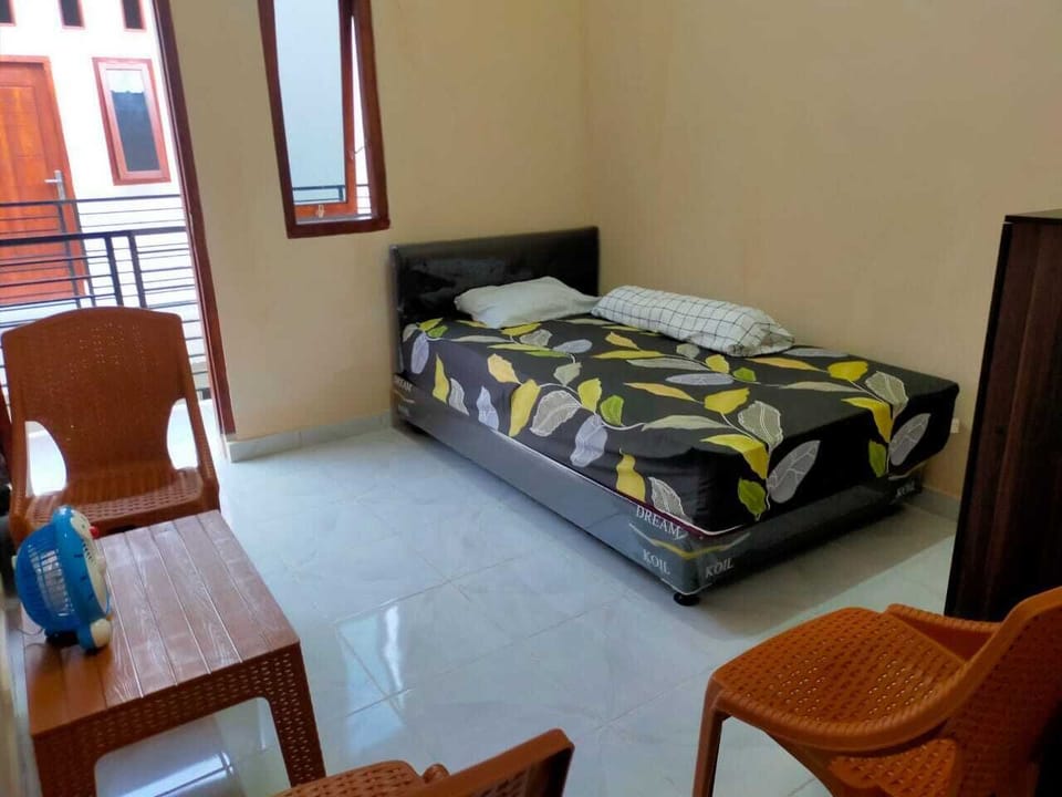 Economy Room