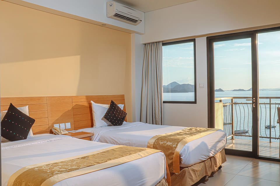 Superior Double or Twin Room, Sea View | In-room safe, desk, laptop workspace, WiFi (free)