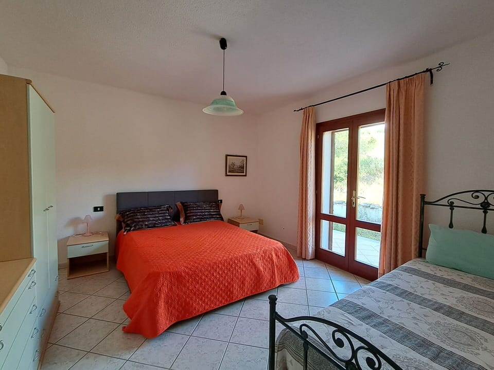 Autumn, Bedroom, Spring, Summer
