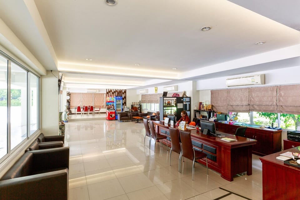 Entrance / Reception