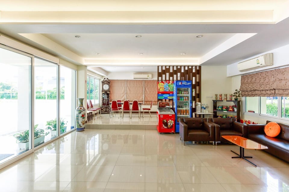 Entrance / Reception