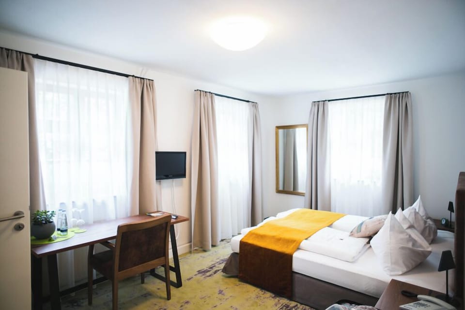 Double Room | Desk, free WiFi