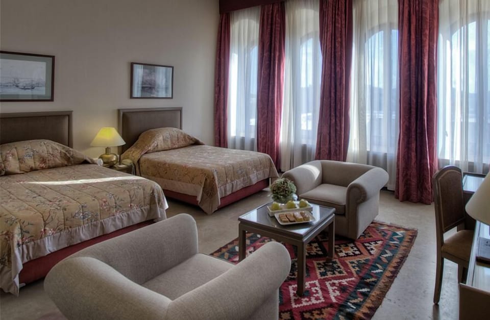 Standard Double Room, Courtyard View | In-room safe