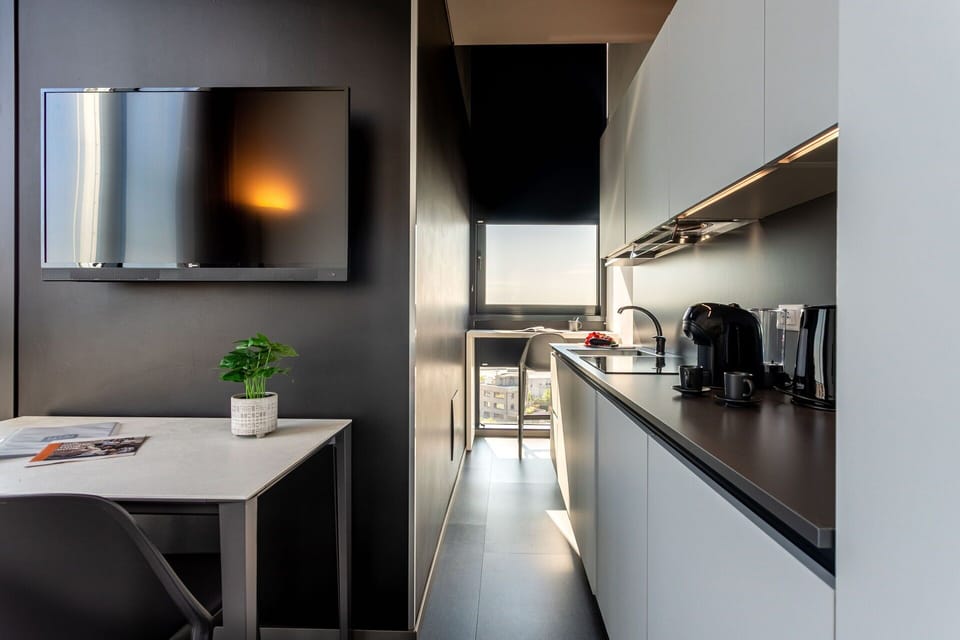 Dining Room, Kitchen