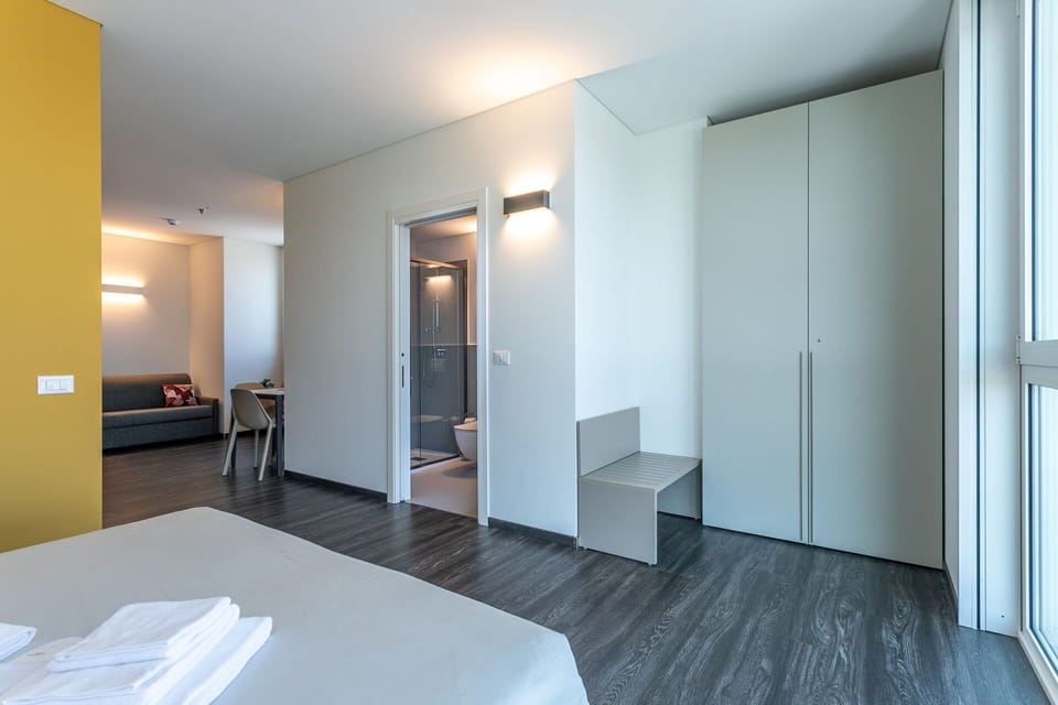 Bedroom, Scenic View