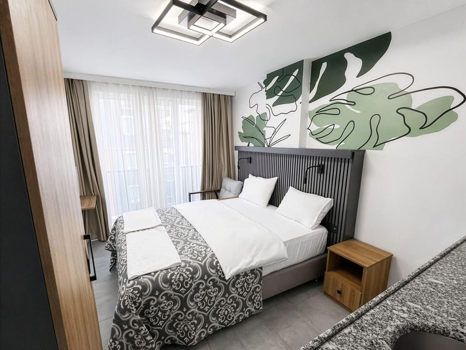 Premium Studio | Premium bedding, Tempur-Pedic beds, minibar, laptop workspace