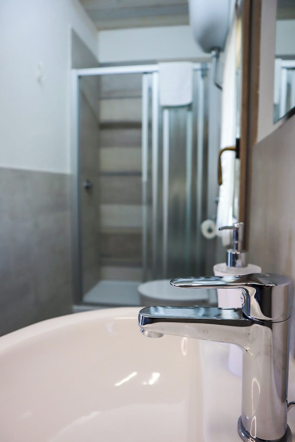 Triple Room, Garden View | Bathroom | Free toiletries, hair dryer, bidet, towels