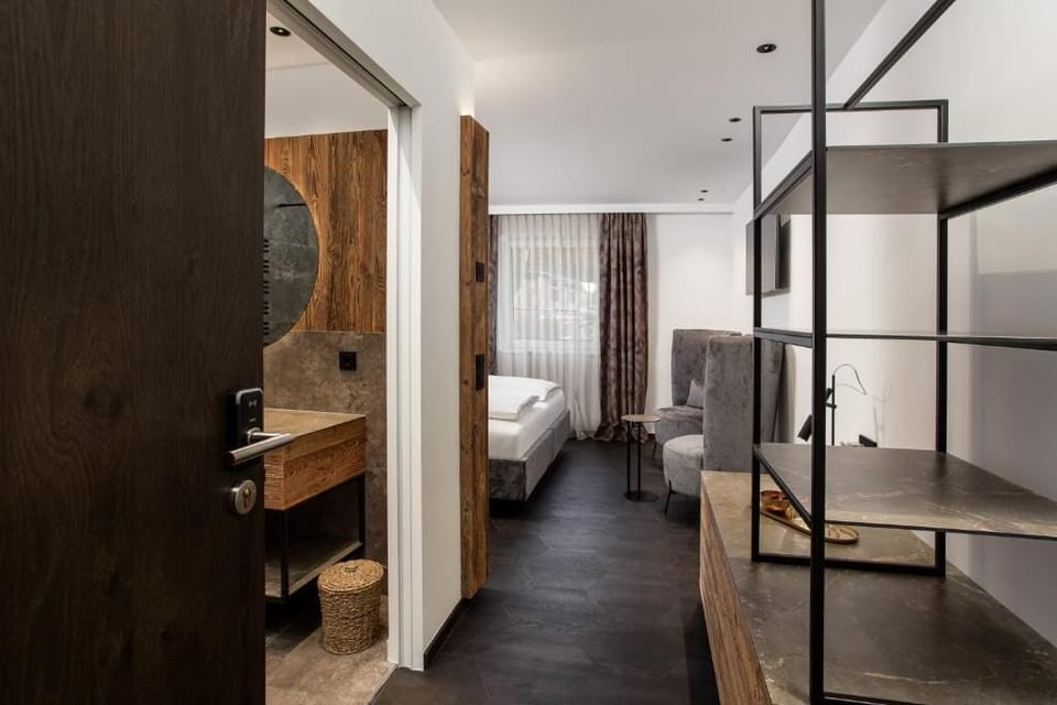 In-room safe, free WiFi
