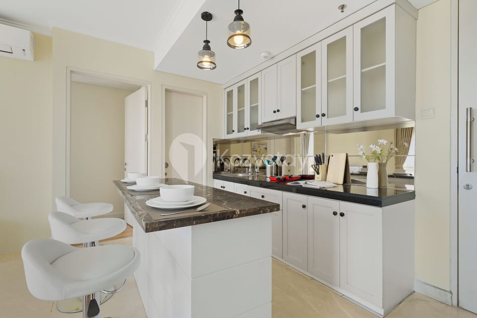 Apartment, 3 Bedrooms, City View | Living area | 43-inch Smart TV with cable channels, Netflix, streaming services