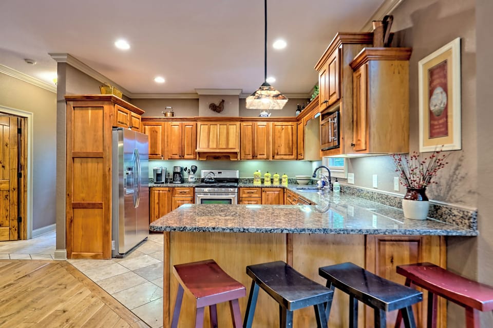 Looking into the kitchen. 