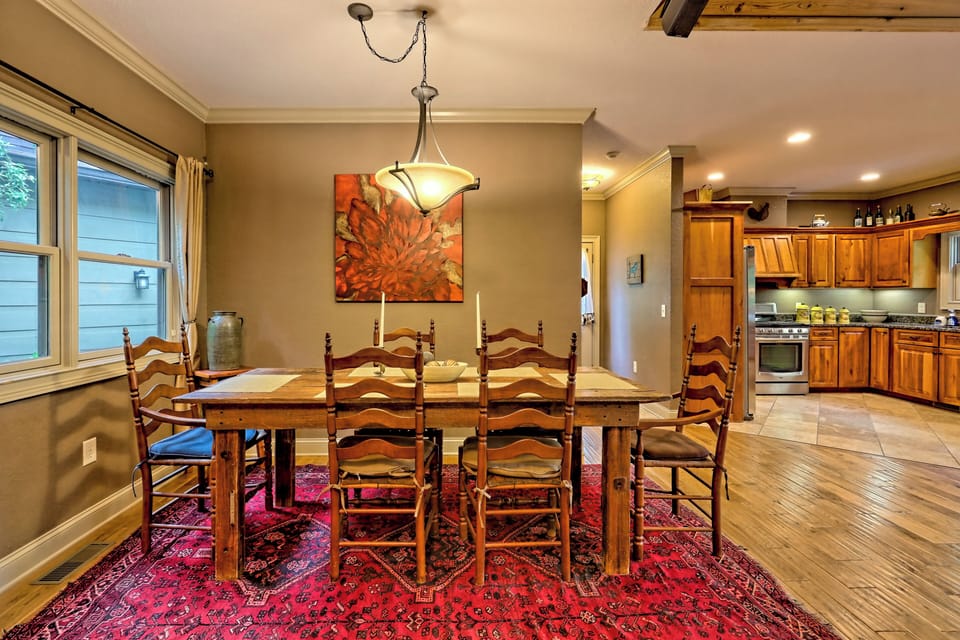 Dining area. 