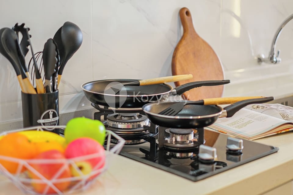 Apartment, 3 Bedrooms, City View | Private kitchen