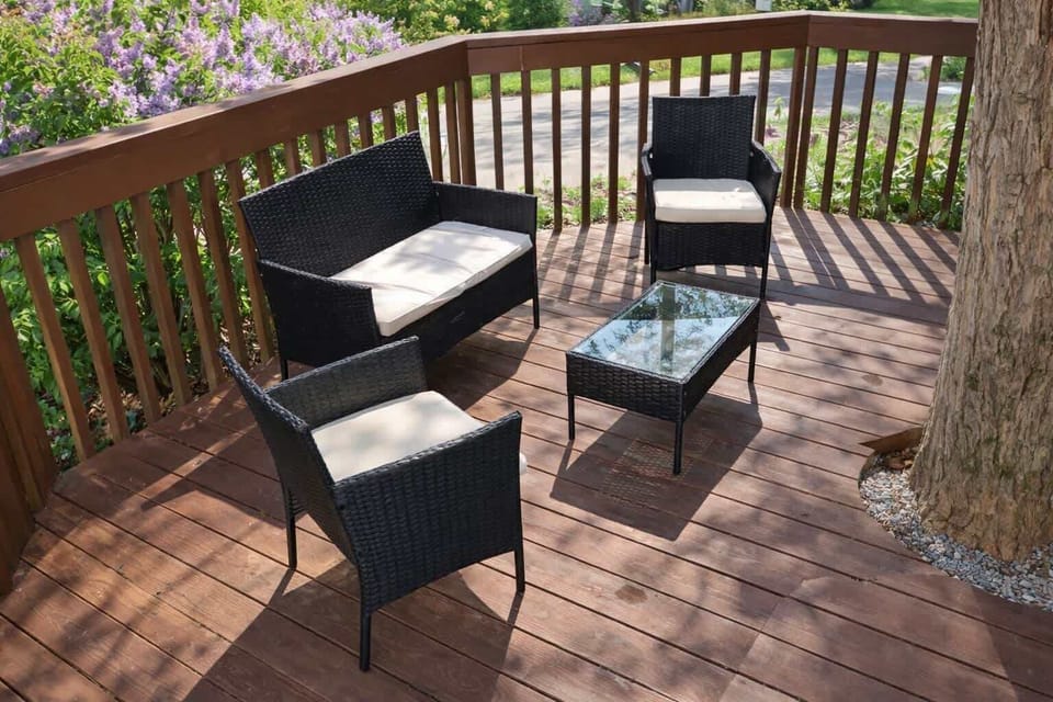 Come enjoy some outside time on the deck under the shade tree. 