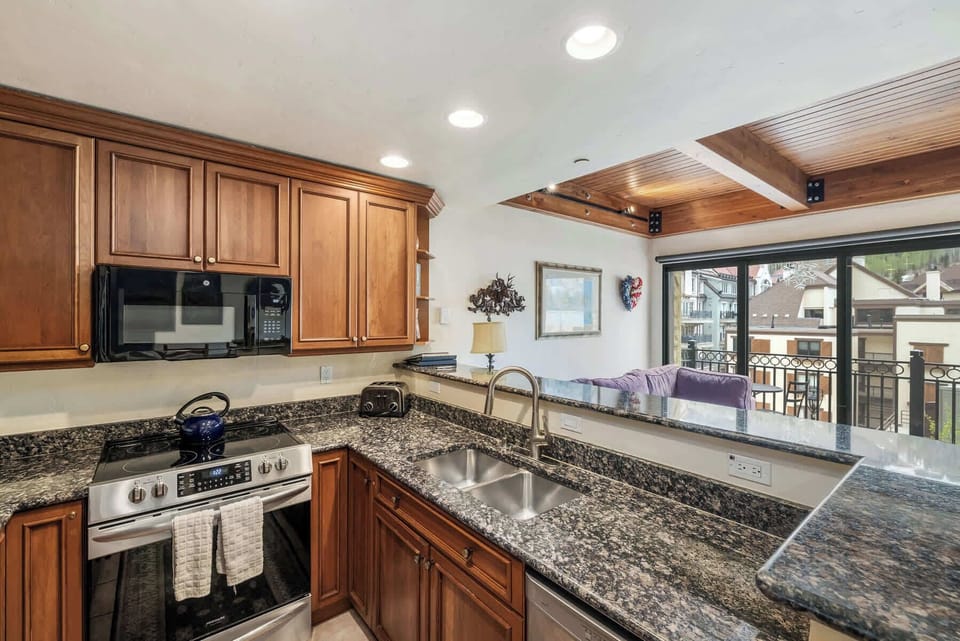 Condo, Multiple Beds, Balcony, Mountain View (Landmark Vail) | Private kitchen | Fridge, microwave, coffee/tea maker