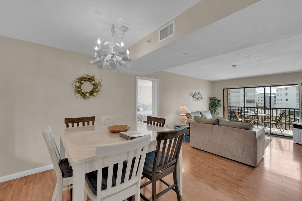 Island Vacation Condo Dining For 6