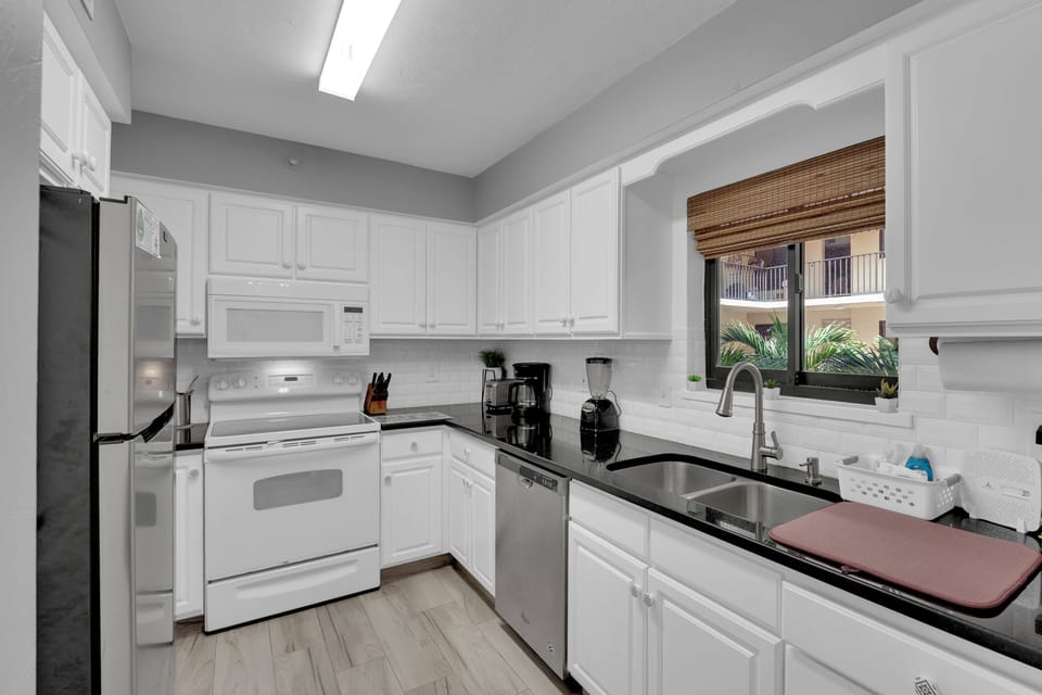 Fully equipped kitchen