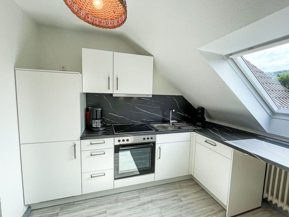 Kitchen, Wood, Flooring, Countertop, Interior Design, Floor, Kitchen Appliance, Major Appliance, Ceiling, Home