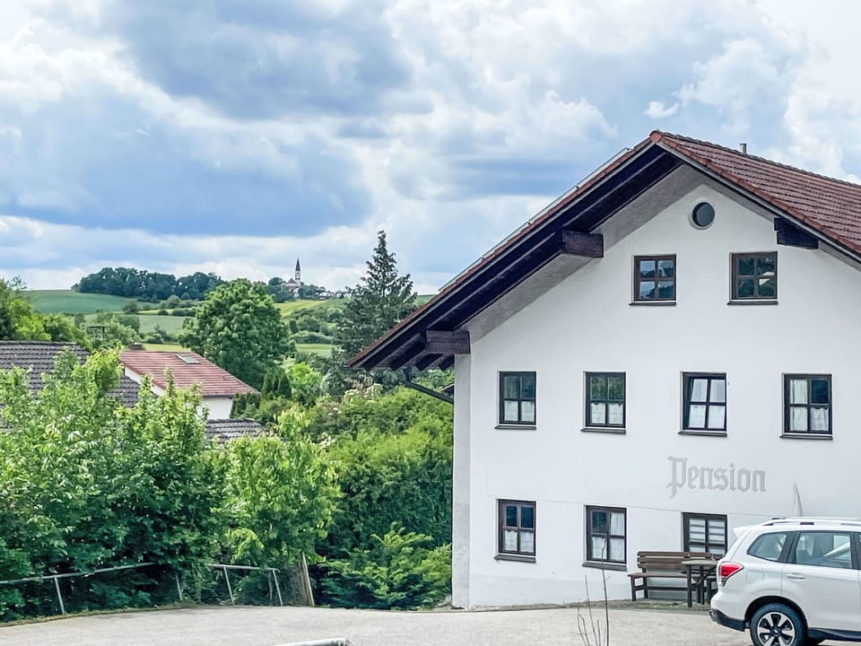 Building, Window, House, Home, Architecture, Residential Area, Roof, Land Lot, Cottage, Human Settlement