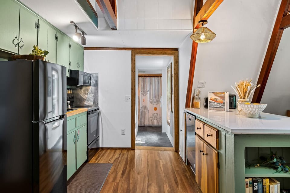 Updated kitchen fully stocked for meals