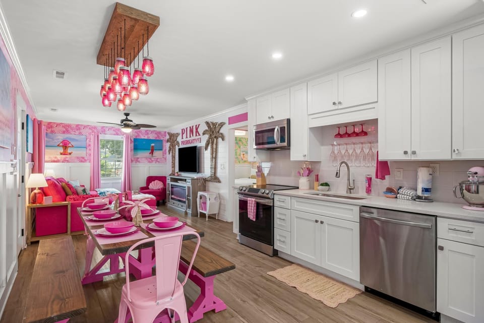 House, 3 Bedrooms, Private Pool, Pool View | Private kitchen | Full-size fridge, microwave, oven, stovetop