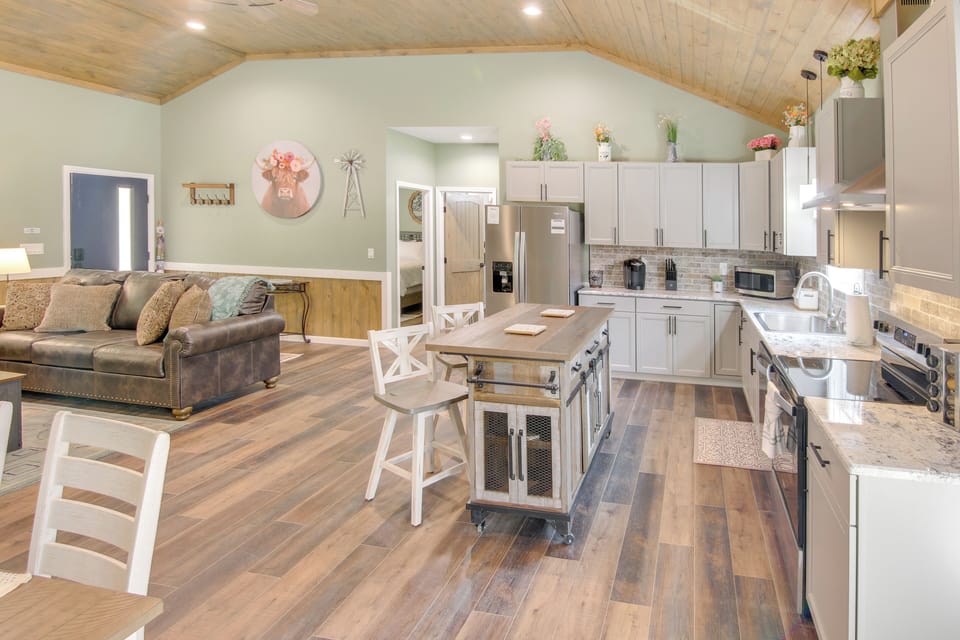 House (3 Bedrooms) | Interior