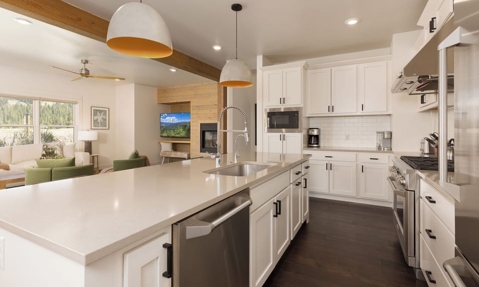 245A Pheasant Tail kitchen3