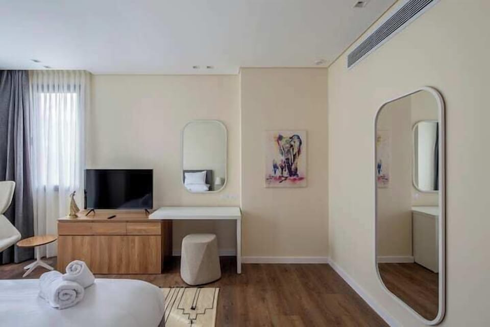 Basic House, Patio, Courtyard View | In-room safe, blackout drapes, iron/ironing board, free WiFi