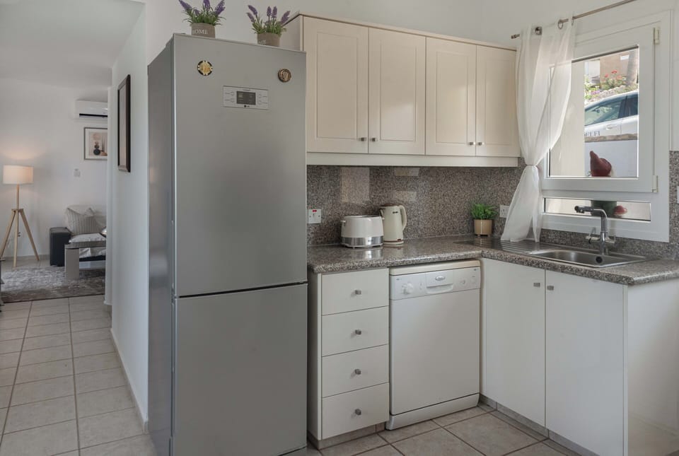 House, Sea View | Private kitchen | Electric kettle