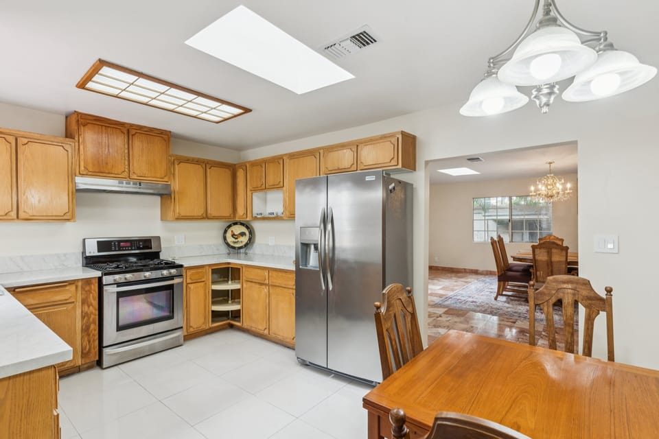 House, 3 Bedrooms | Private kitchen | Fridge, oven, coffee/tea maker