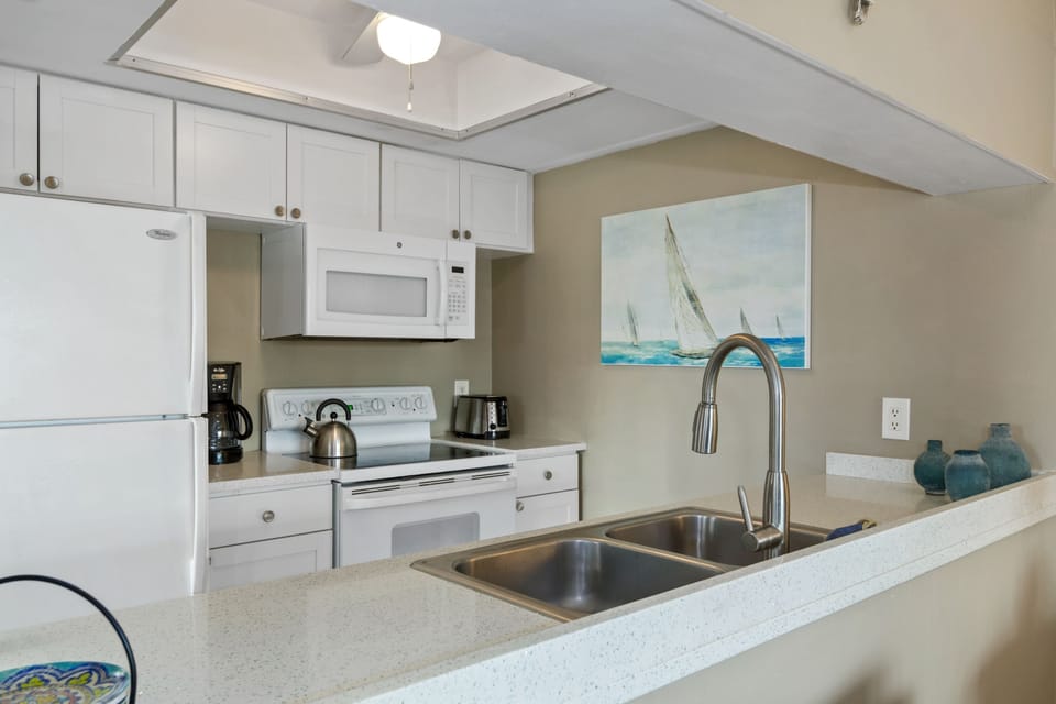 Fully equipped kitchen