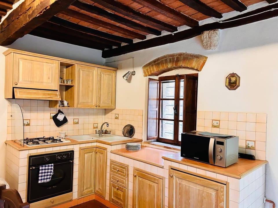 Apartment | Private kitchen | Dining tables