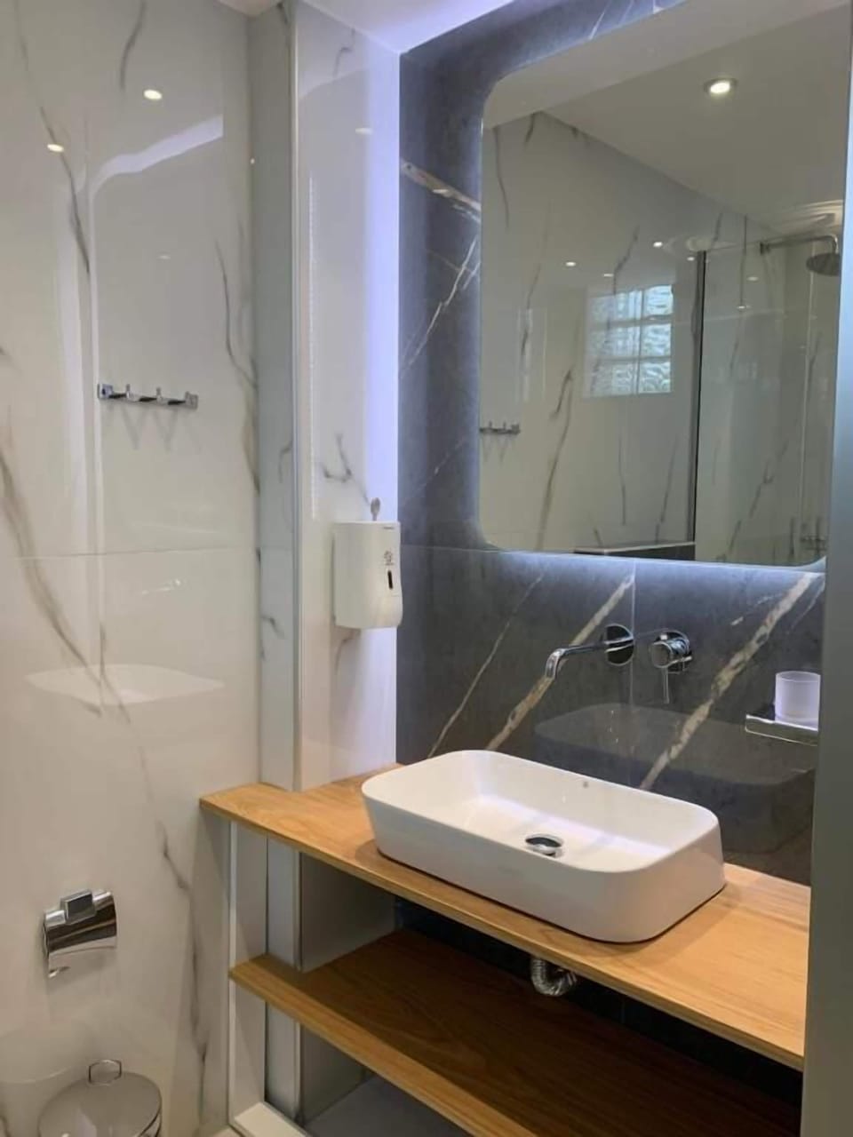 Villa, Courtyard View | Bathroom | Shower, free toiletries, hair dryer, towels