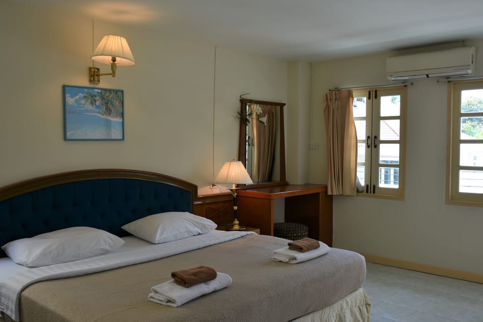 Standard Double or Twin Room | In-room safe, blackout drapes, iron/ironing board, free WiFi