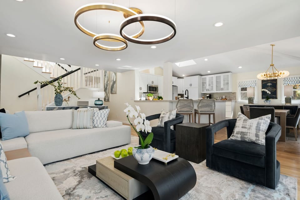17 - shoreline-splendor-family-room