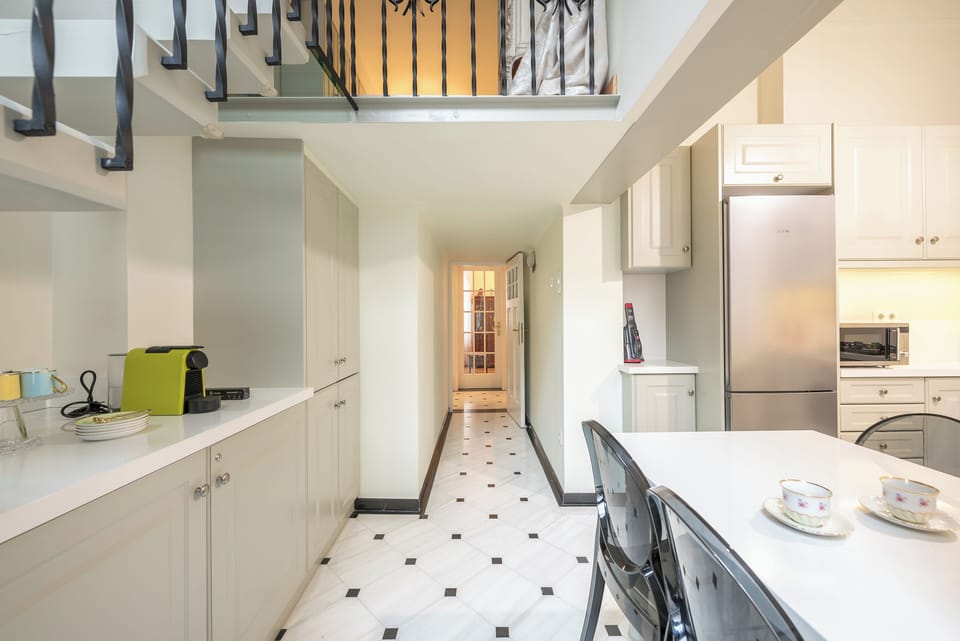 Luxury Apartment, City View | Private kitchen | Fridge, microwave, oven, stovetop