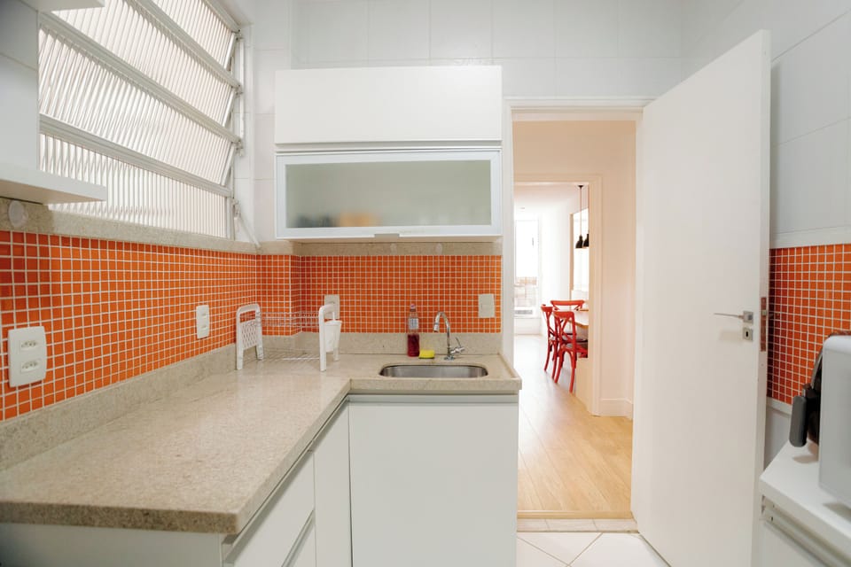 Apartment | Private kitchen | Fridge, microwave, stovetop, cookware/dishes/utensils